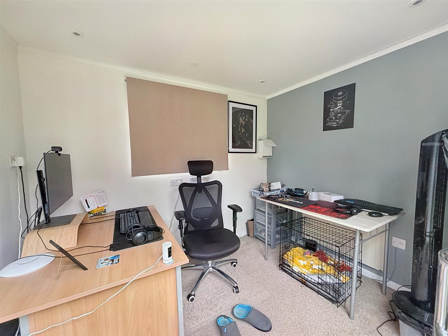 Property Details for Sunflower Lane, Polegate Town Property Estate